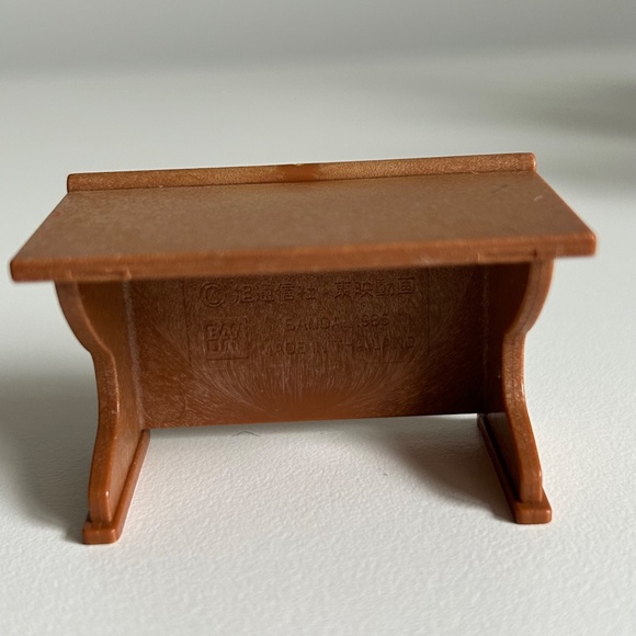 Vintage Bandai 1986 Dollhouse Furniture Set of 4 - Picture 3 of 13